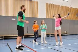 卡洛斯：C罗是所有球员的榜样；相比小罗我更爱去大罗的派对