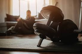 新任劳拉声优宣布删号退网 公开抨击X平台纵容AI脱衣