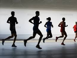 亚利桑那响尾蛇与德州游骑兵会师 2023 世界大赛，由游骑兵夺得建军 63 年来首座冠军