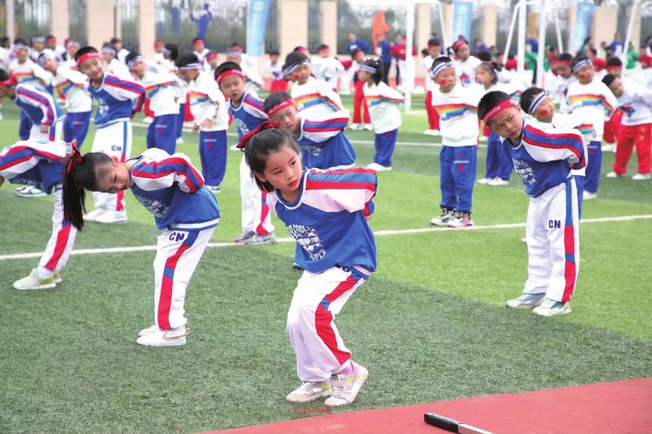 6记三分轰27+10，库里又创历史纪录！勇士11战8胜错峰策略获奇效